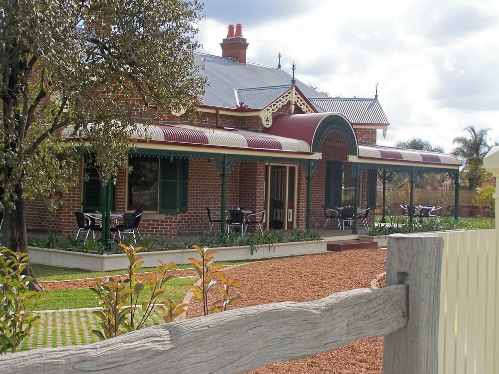 Alroy Tavern, Plumpton