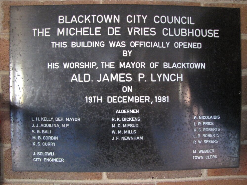 Michele De Vries Clubhouse, Plaque