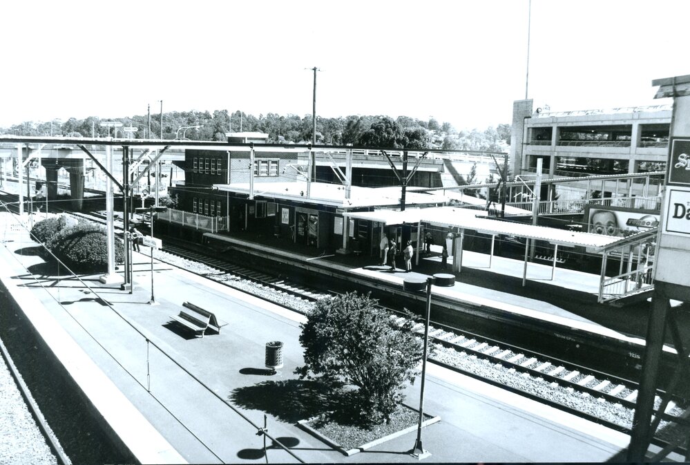 Seven Hills railway station, Seven Hills