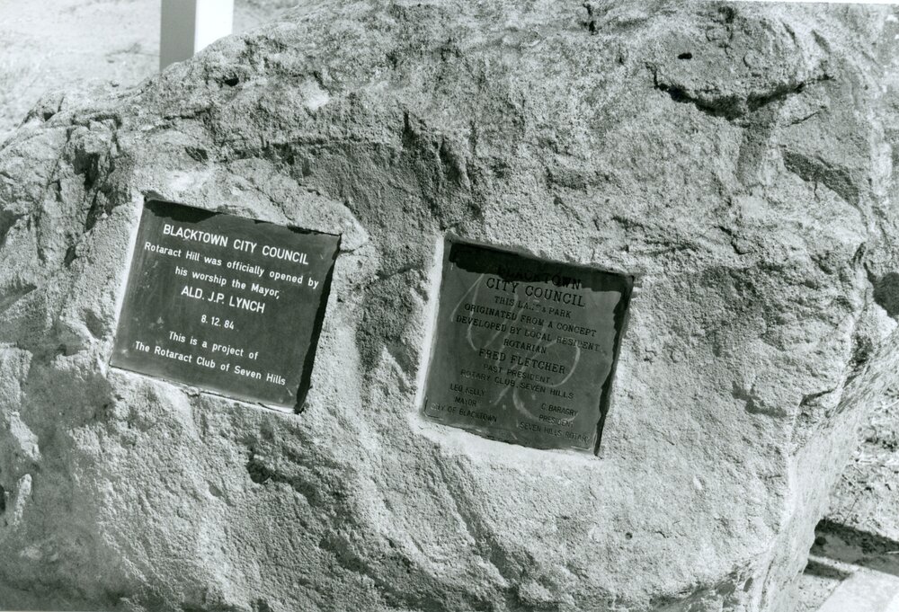 Plaques at Rotaract Hill, Seven Hills