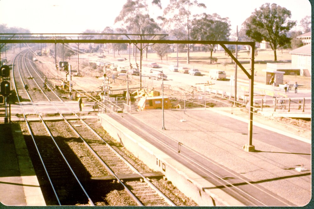 Doonside railway level crossing, Doonside