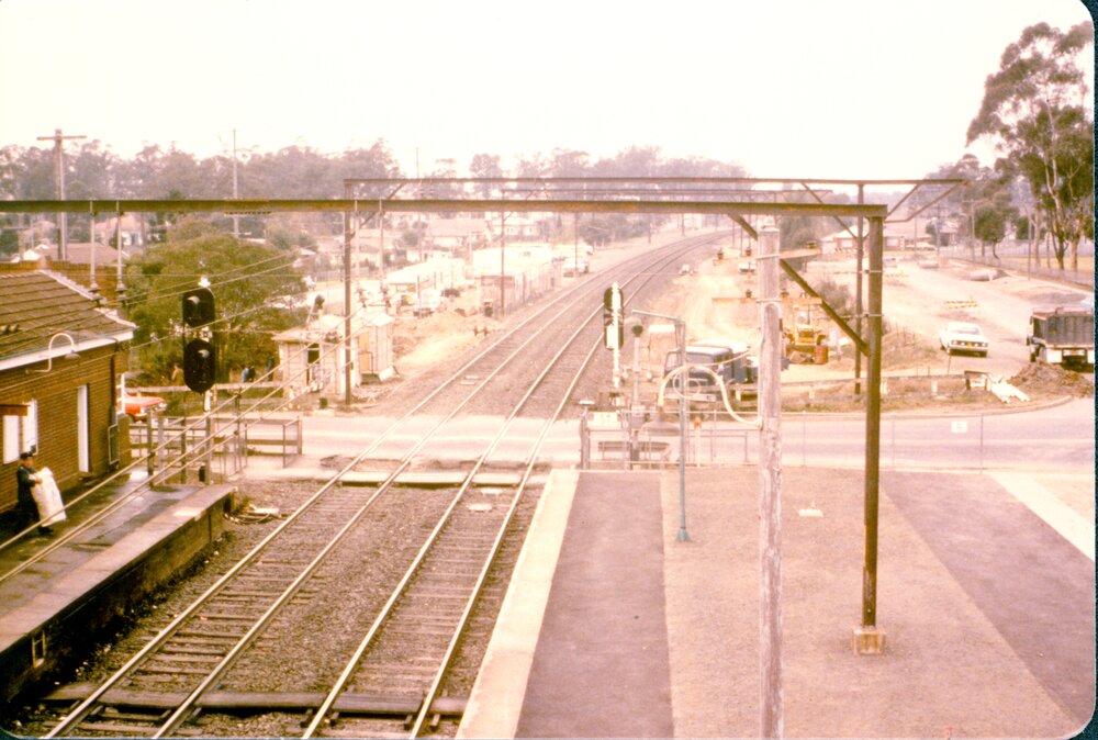 Doonside railway level crossing, Doonside