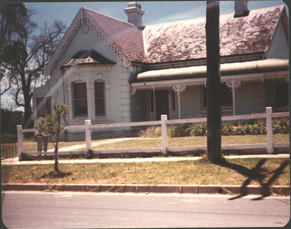 Howard Villa, Mount Druitt