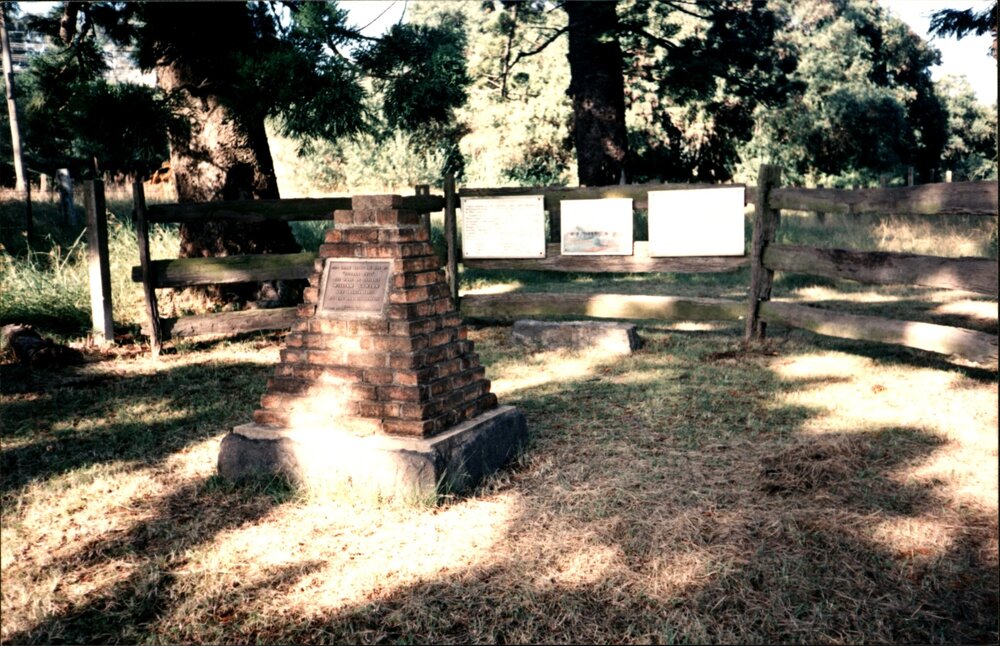 Veteran Hall cairn, Prospect Reservoir