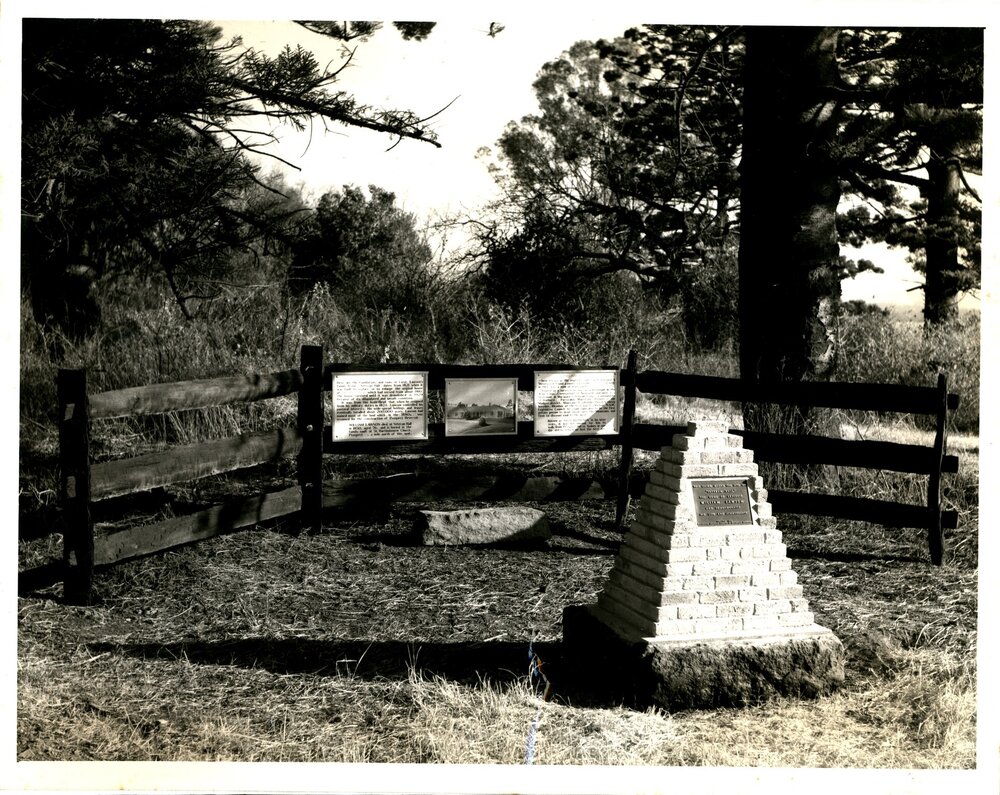 Veteran Hall memorial cairn, Prospect Reservoir
