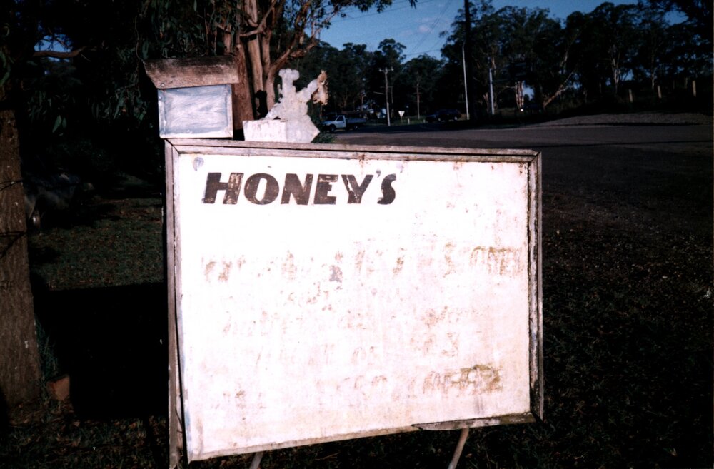 Honey's Service Station, Prospect