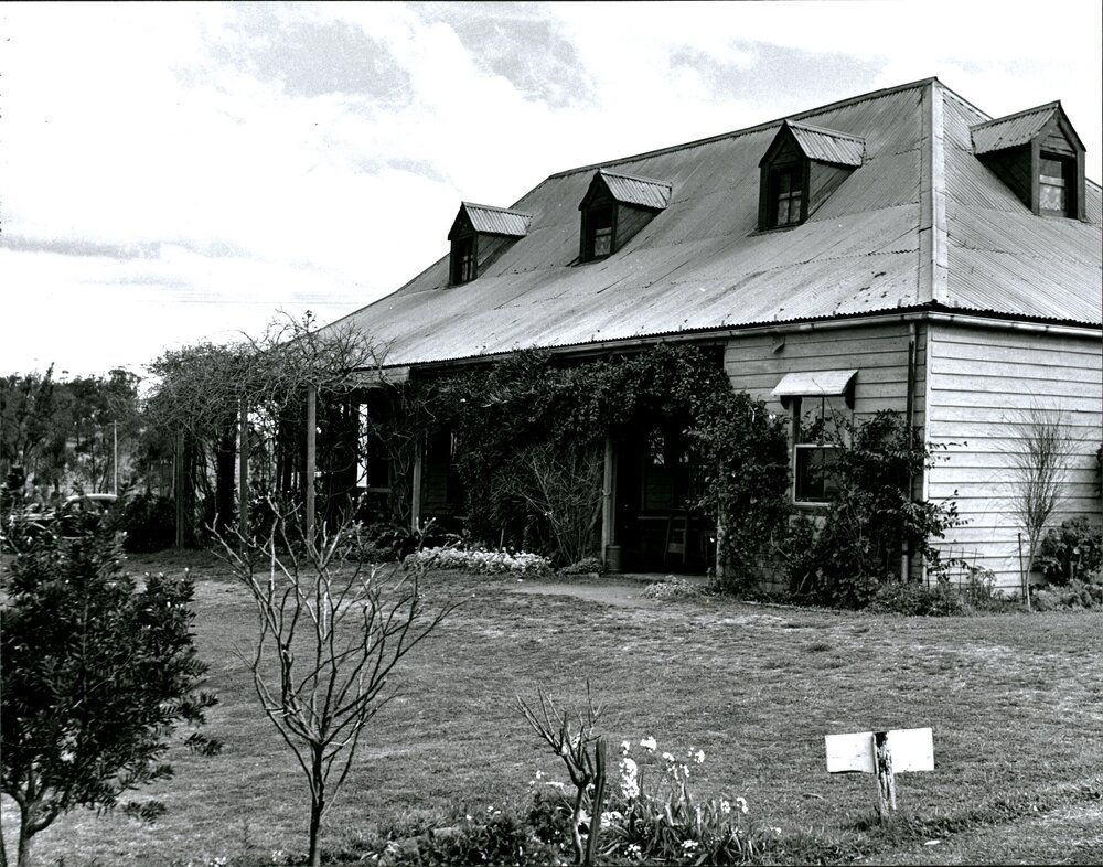 Fox Under the Hill Inn, Prospect