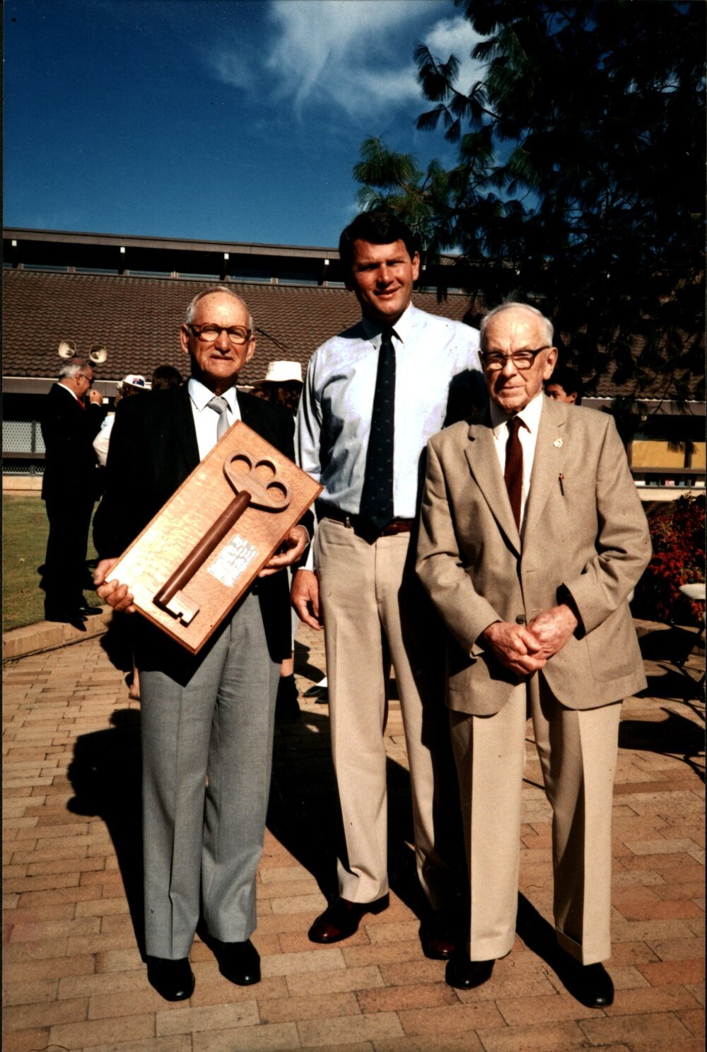 Cowra City key presented to Bill Pincott