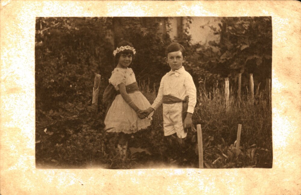 Roma and Ian Lawson, Nyngan, 1919