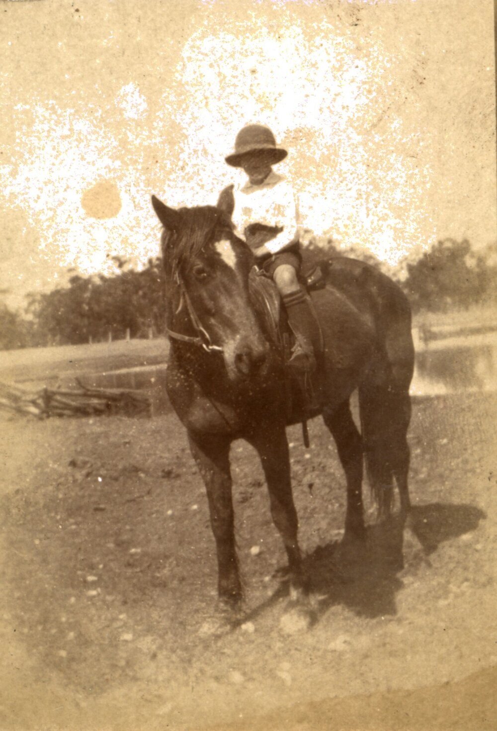 Ian W. Lawson, 'Wonga', Nyngan, 1919