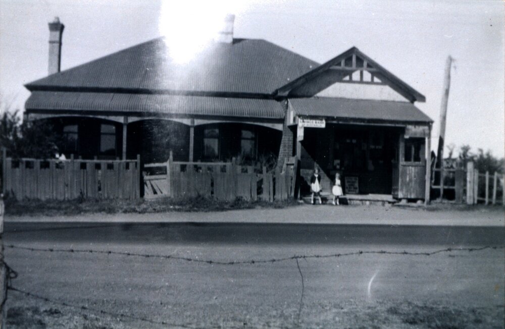 Pam and Jean Caprari, c.1946