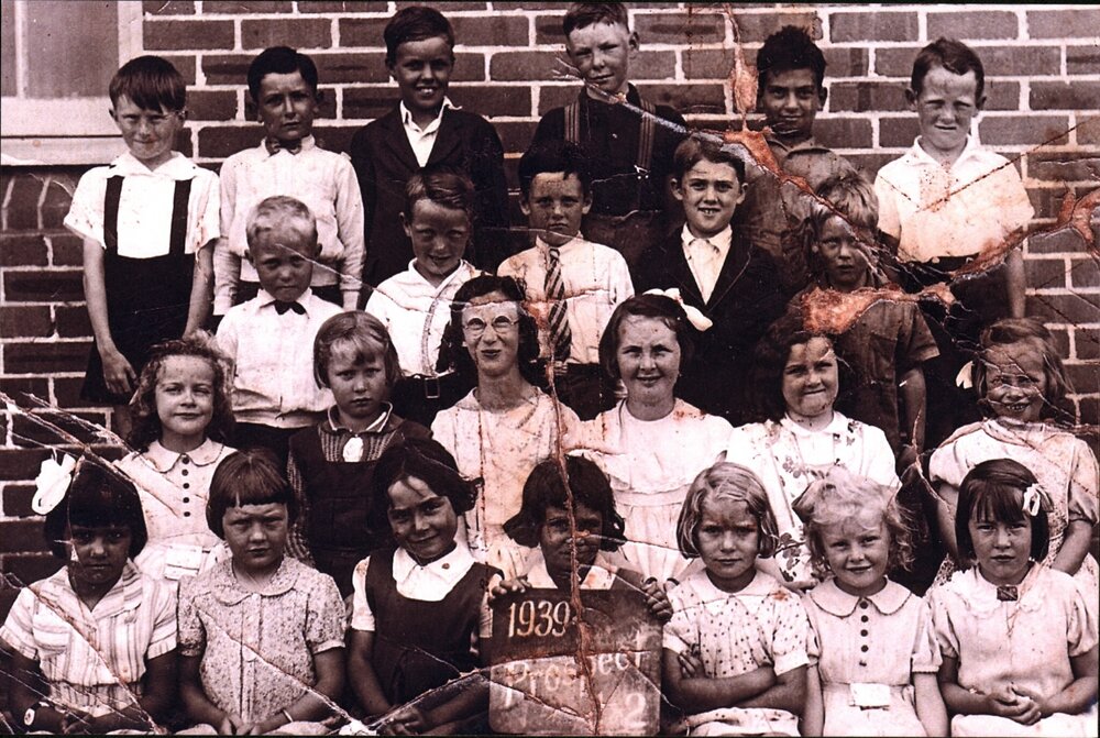 Class photograph, Prospect Public School, 1939