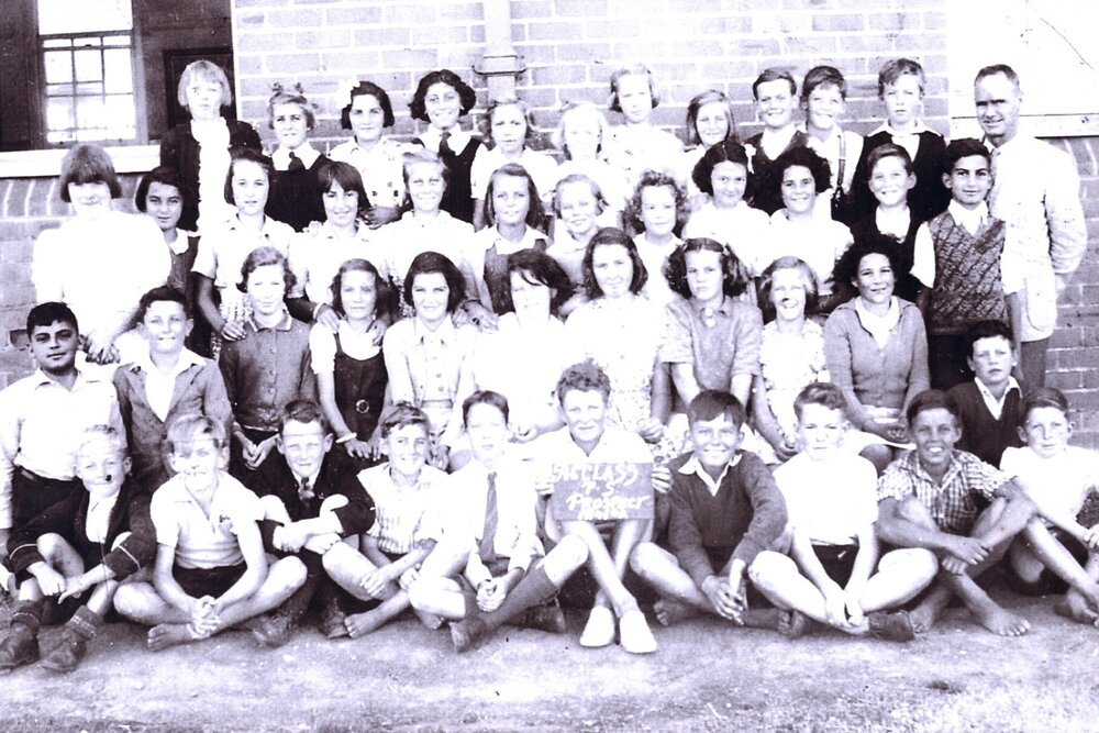 Class photograph, Prospect Public School, 1943