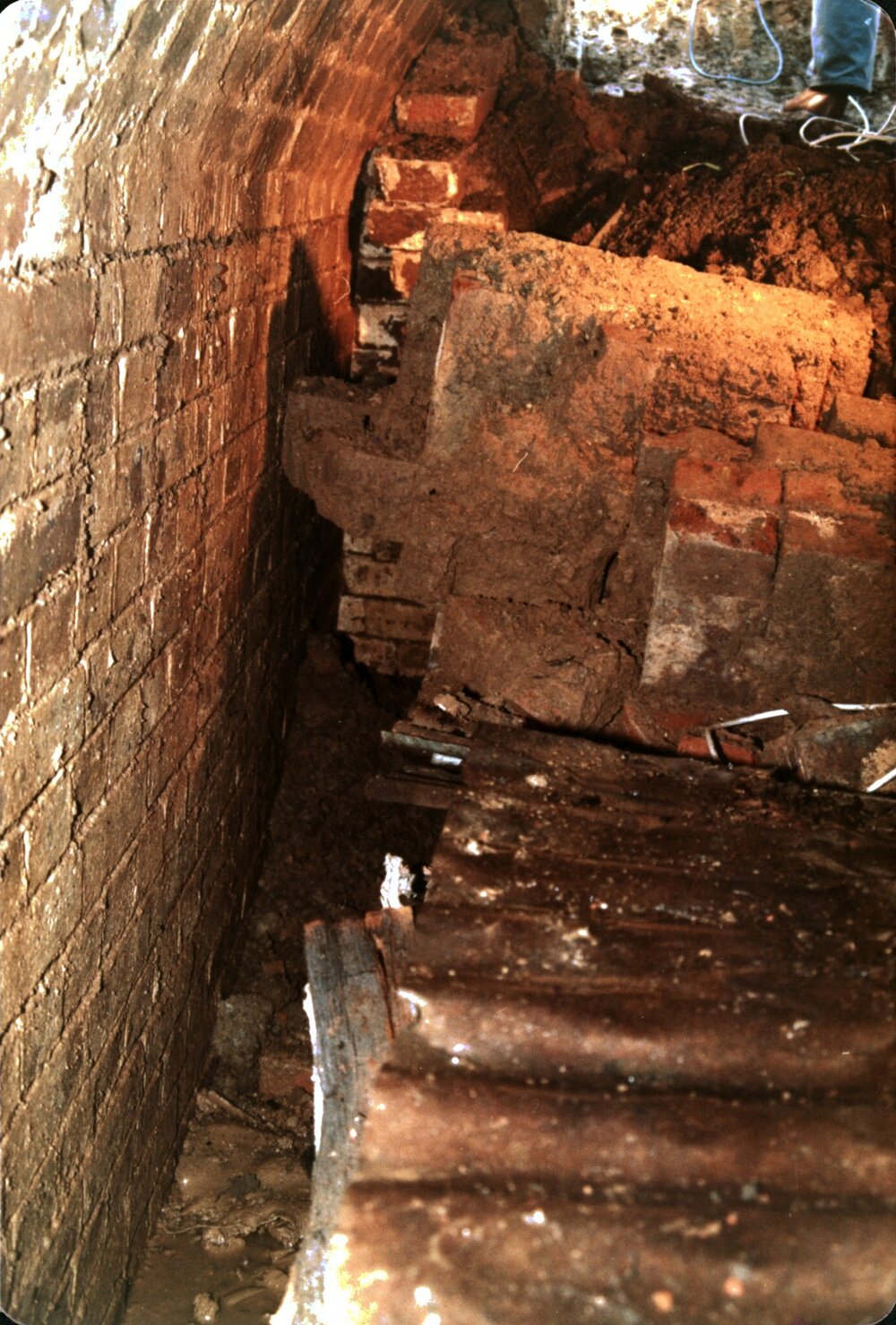 Working bee, St Bartholomew's cemetery vaults