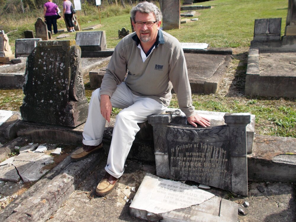 Back to St Bartholomew's Day 2015 (George Best grave) 