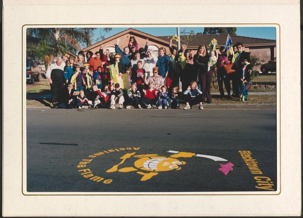 Torch relay spectators, Sydney 2000 Olympics