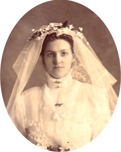 Wedding of Lily Rees and William Thomas Campbell Saundercock, 1910