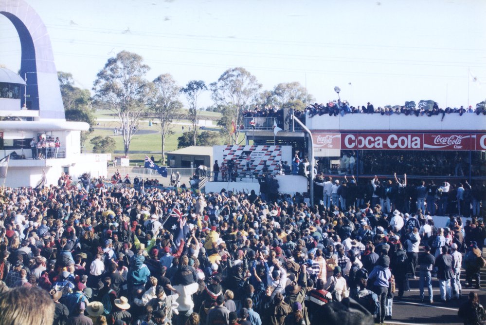 Australian motorcycle grand prix: the "Final Curtain"