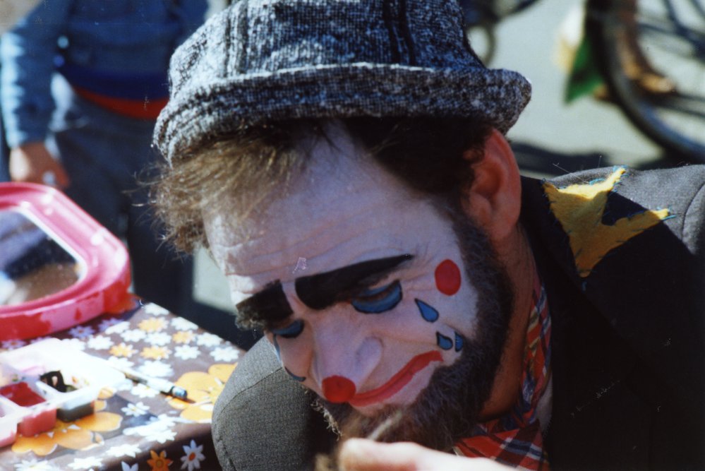 Clown at Doonside Festival