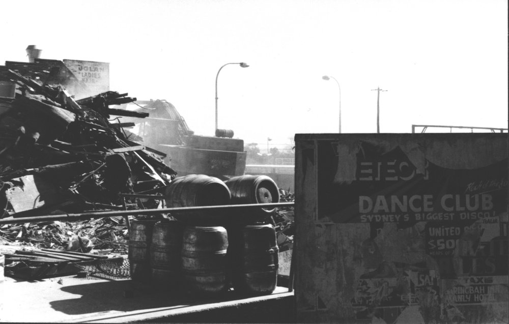 Demolition of the Robin Hood Inn, Blacktown