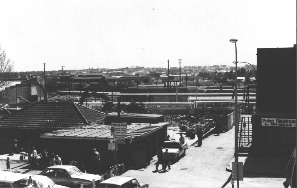 Demolition of the Robin Hood Inn, Blacktown