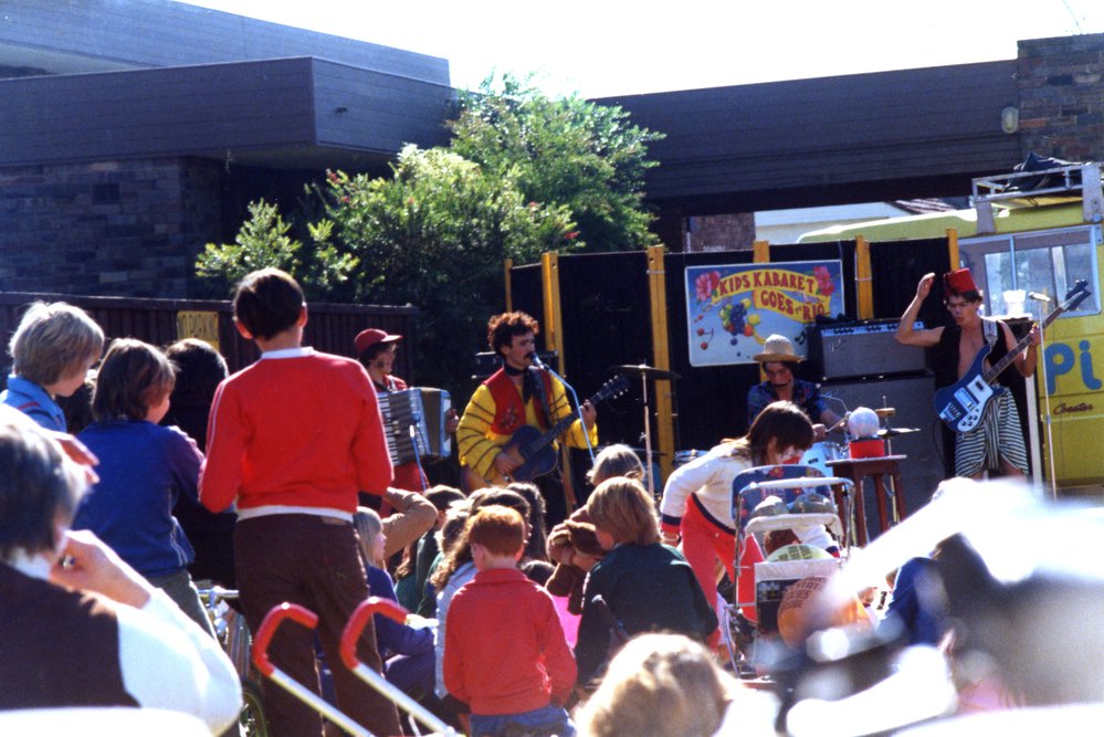 Doonside Festival: Pippi Storm troupe