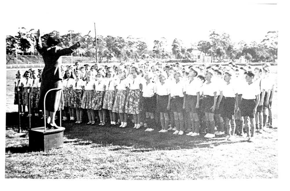 Folk dancing by students of Blacktown Public School at coronation celebrations