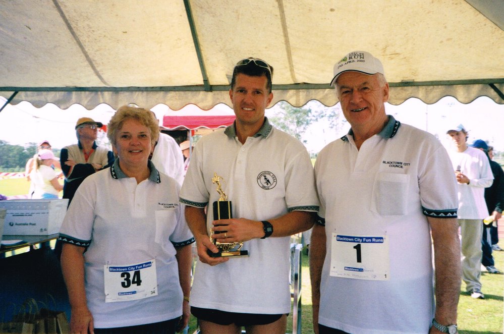 2003 Fun Run trophy presentation | Blacktown Memories