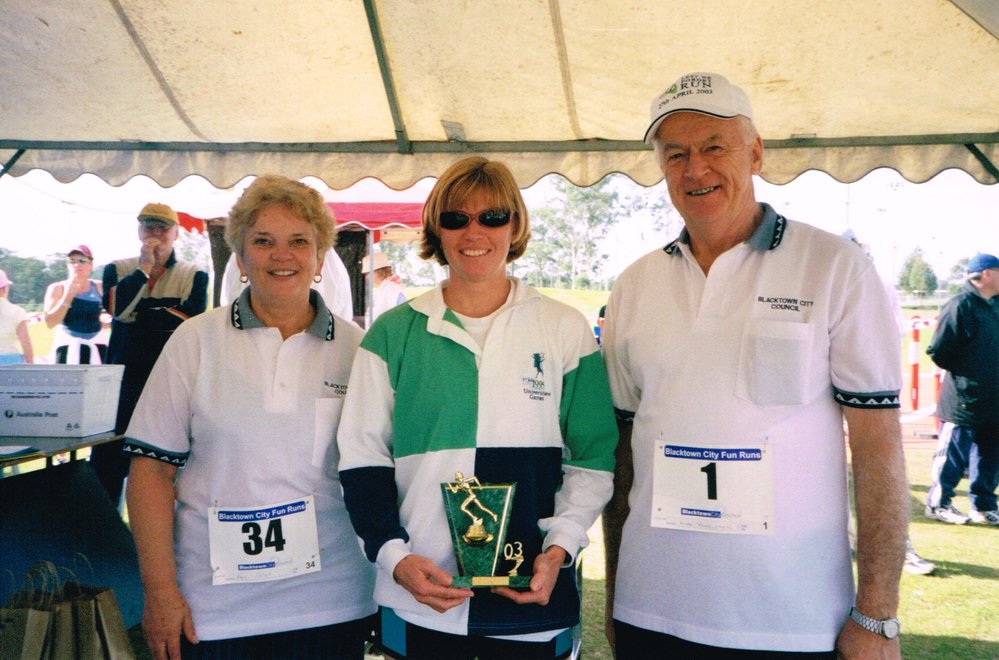 2003 Fun Run trophy presentation | Blacktown Memories