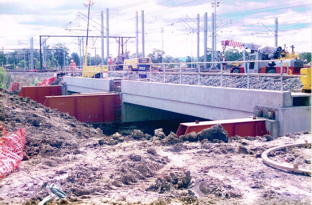 New bridge for western rail line over Balmoral Street, Blacktown