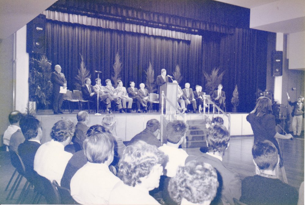 Premier Nick Greiner addresses a meeting in Bowman Hall, Blacktown.