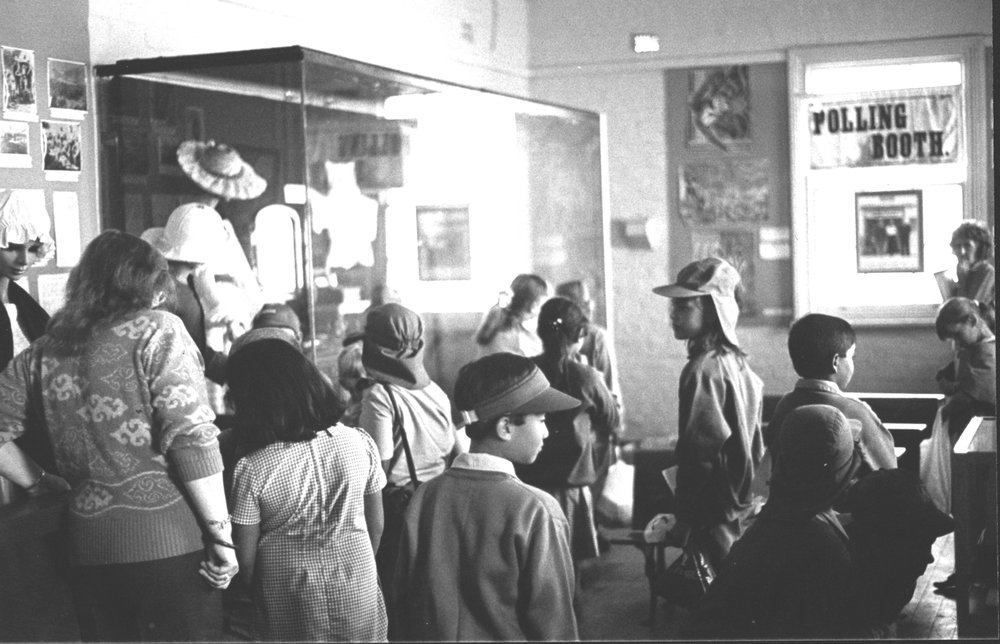 Schoolchildren at Blacktown Bicentennial Museum, Riverstone.