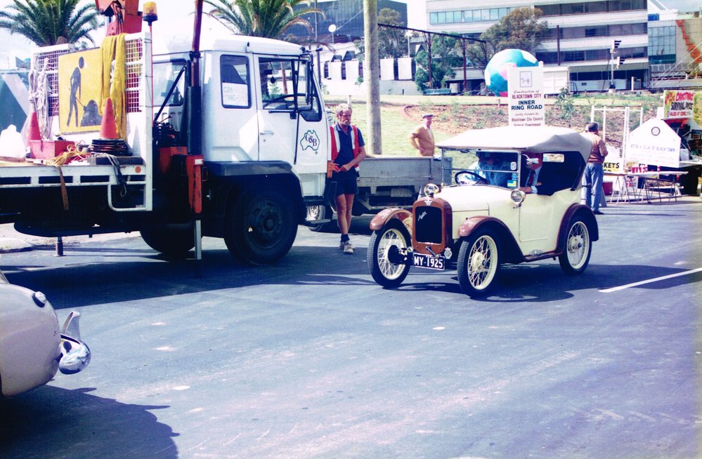 Vintage car, Blacktown CBD ring road.