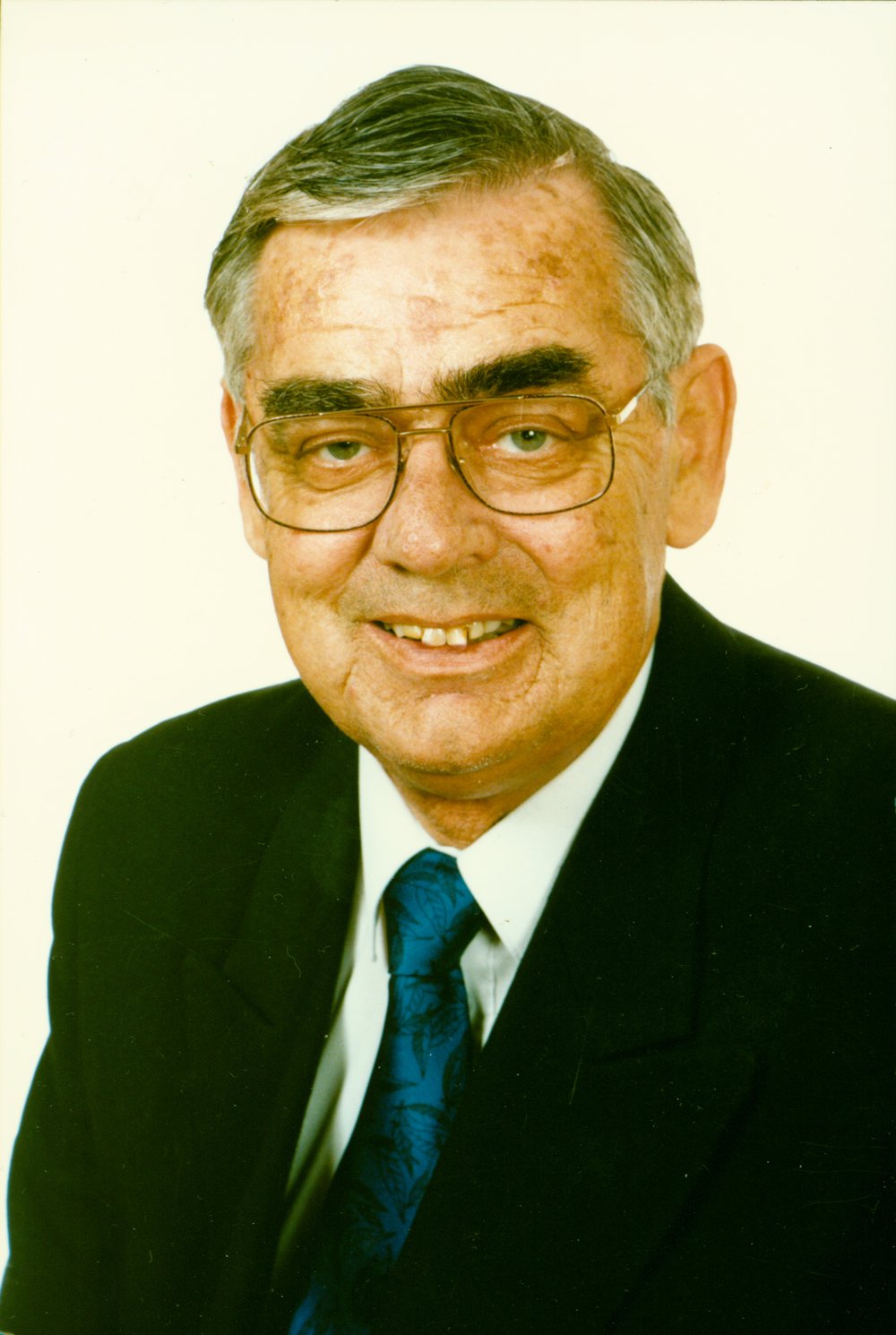 Portrait of Councillor Geoffrey Lynton Bisby