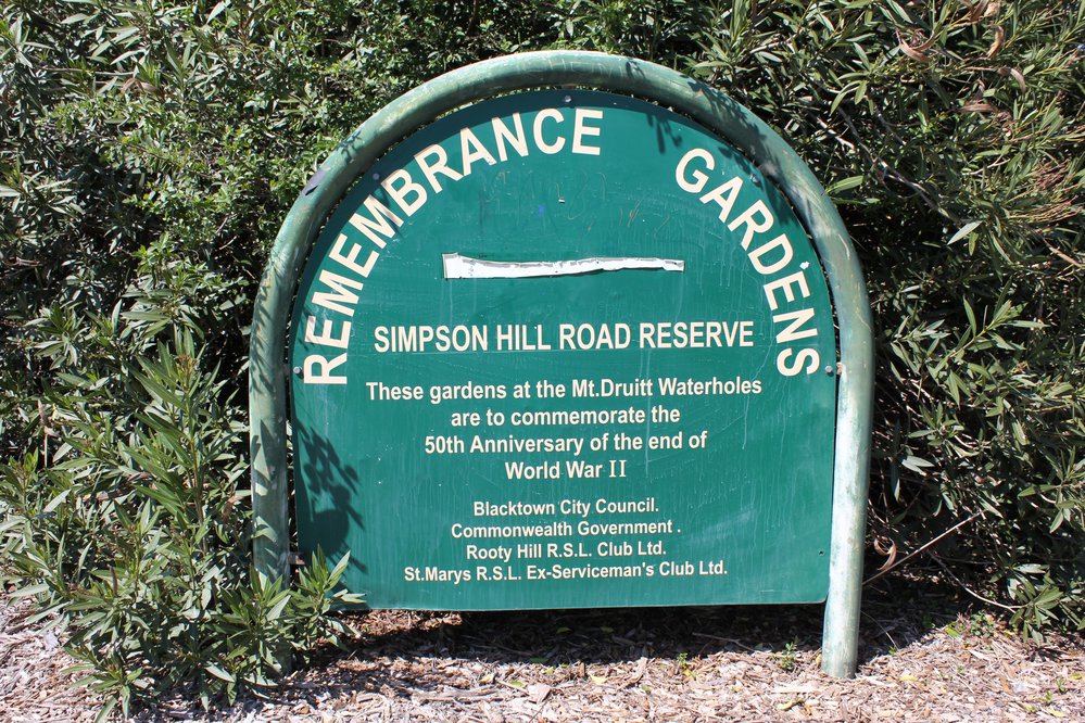 Mount Druitt Waterholes, Mount Druitt