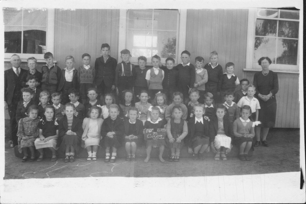Colyton Public School, 1946 class 1st and 2nd