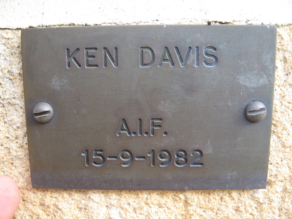 Plaque - Davis, Ken (AIF)
