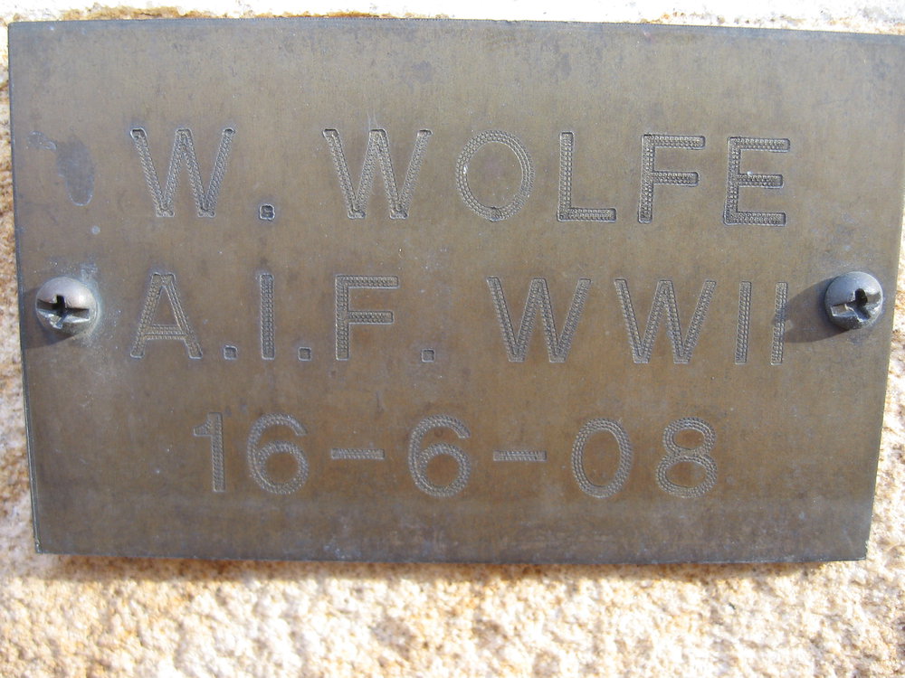 Plaque - Wolfe, Wallace (AIF, WWII)