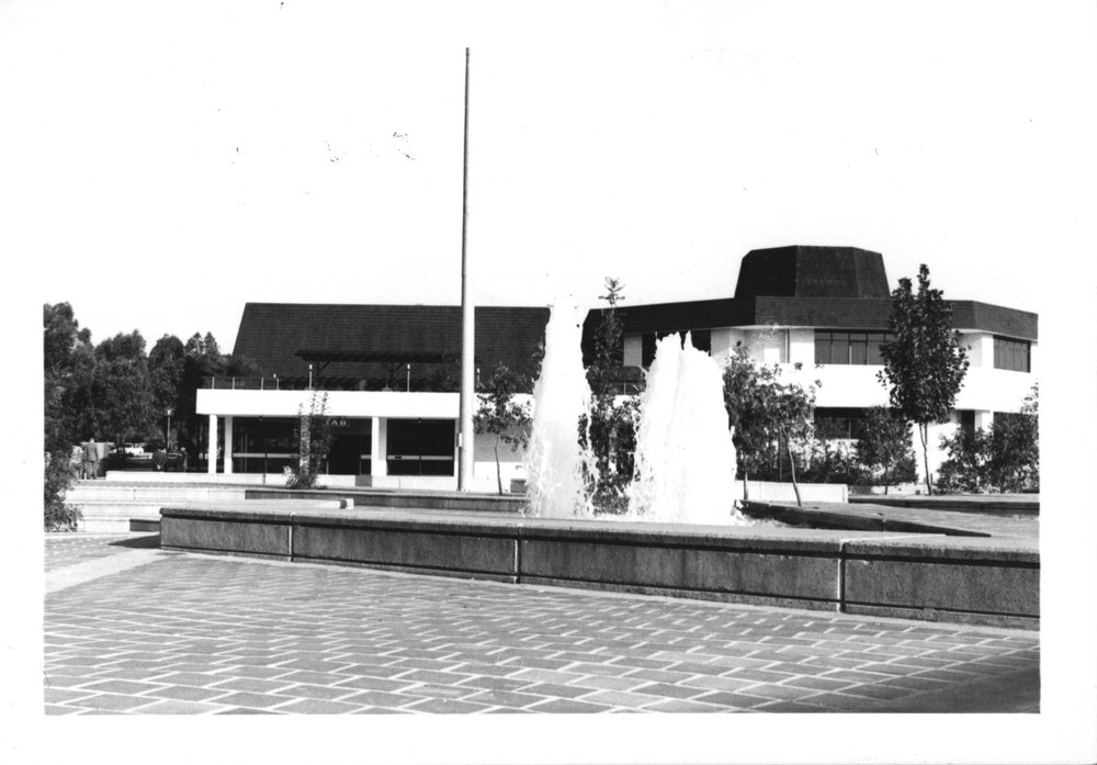 Mount Druitt Town Square water fountain