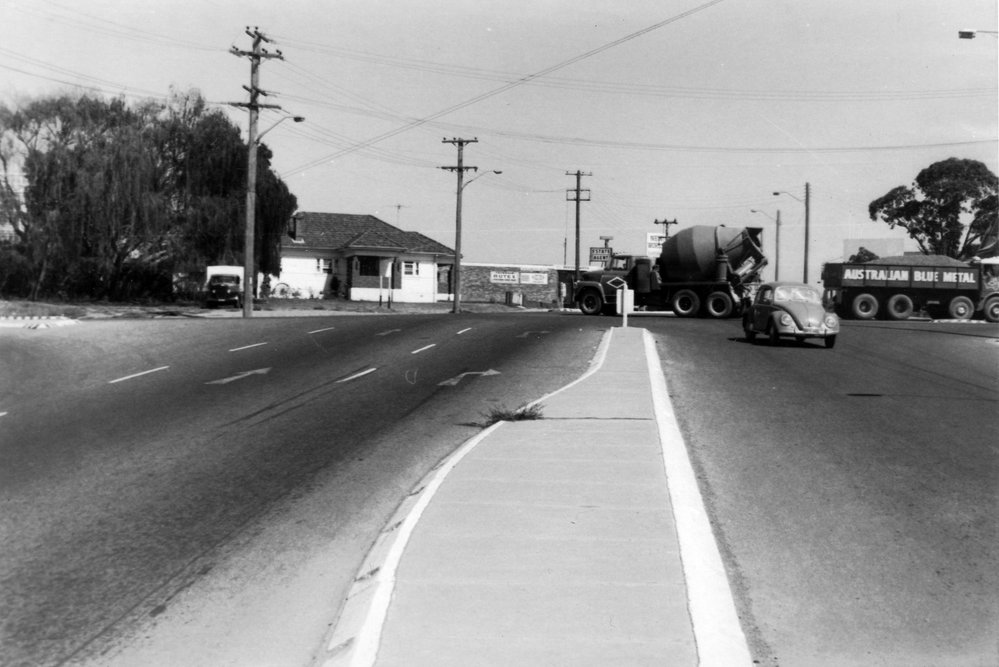 Intersection of Main Street and Sunnyholt Road, Blacktown