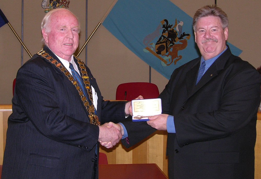 Gary Raymond receiving Key to the City, 2006