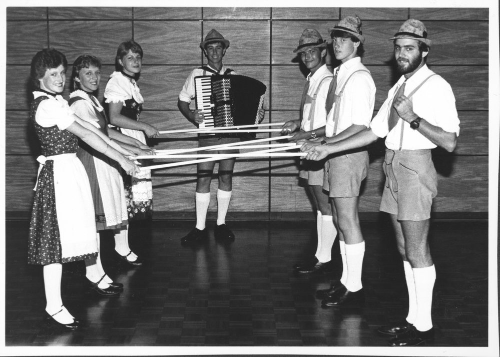 St Raphaels German Folk Dancing Group