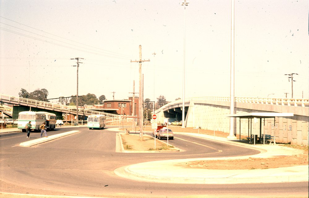 Seven Hills railway station, Seven Hills