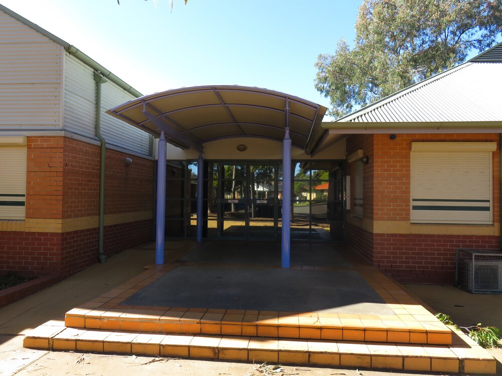 Hassall Grove Neighbourhood Centre, Hassall Grove
