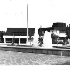 Mount Druitt Town Square water fountain