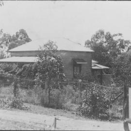 Weatherboard timber cottage