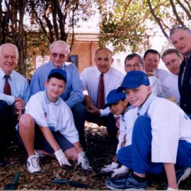 Bert Oldfield Public School students planting trees event