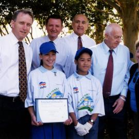 Bert Oldfield Public School students planting trees event