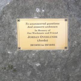 Plaque in memory of Jordan Overlunde (Jordo)