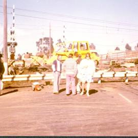 Doonside railway level crossing, Doonside
